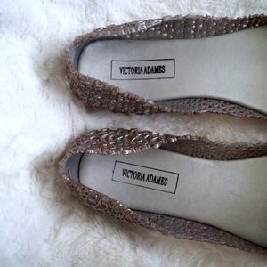 victoria adames flats
